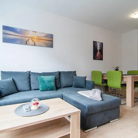 Flexible Selfcheckins 88 - Zagreb - Garage - Loggia - Bedroom Exterior photo