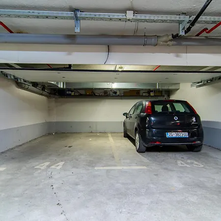 Flexible Selfcheckins 88 - Zagreb - Garage - Loggia - Bedroom Exterior photo