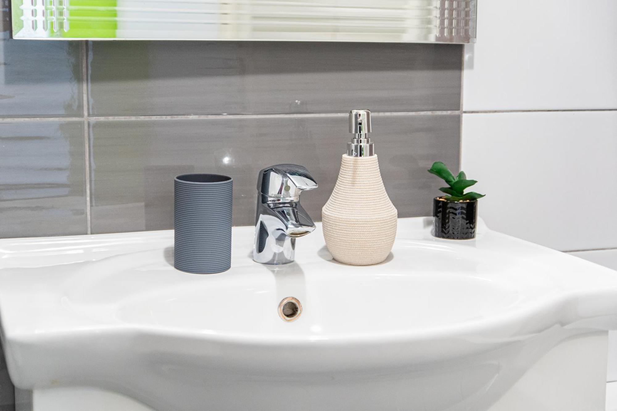 Apartment Flexible Selfcheckins 88 - - Garage - Loggia - Bedroom Zagreb